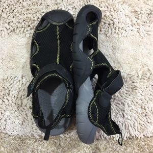 Men’s Crocs Size 14